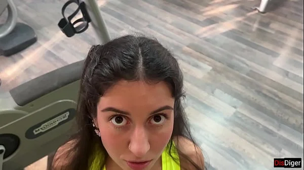 Trainer offers new exercises and fucks Katty right in the gym