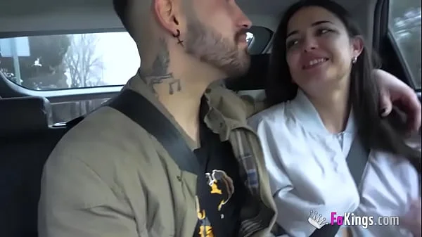 TAXI BLOWJOB with Nuria Millan and her latest friend: The driver watches it all!