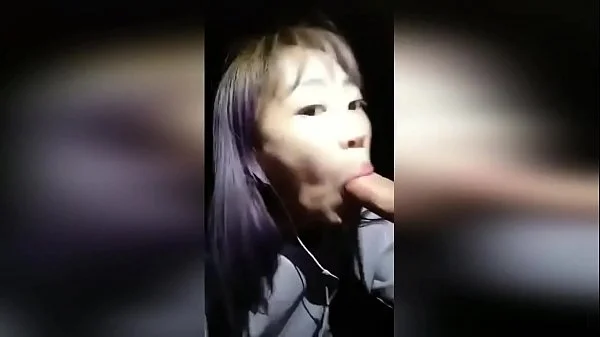 Chinese teen girlfriend sucks a cock and fucks on the streets at night