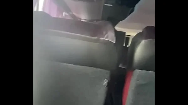 Chico me muestra su pija en autobús y me resisto para no chapársela